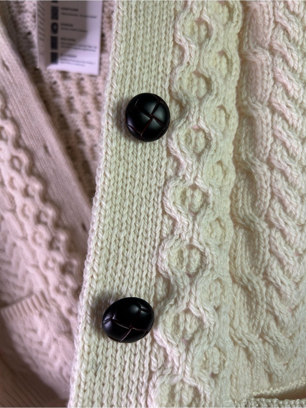 NWT Aran Woollen Mills Cream Cable-Knit Button 100% Merino Wool Cardigan - Picture 5 of 6